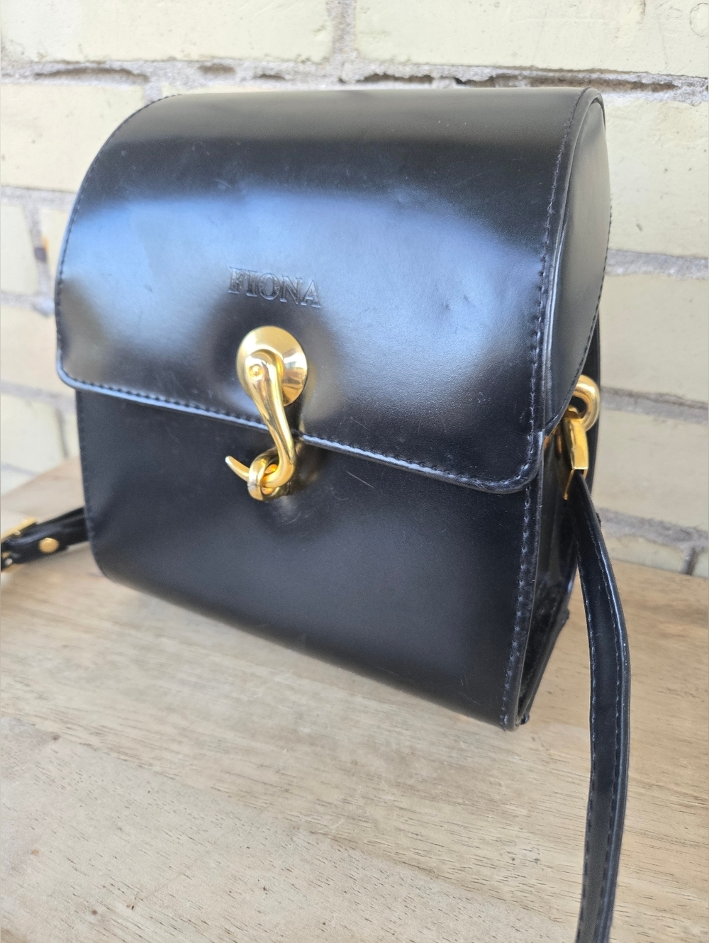 Vintage Leather Bag - Picture 6 of 14